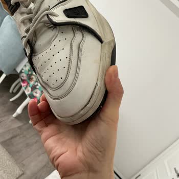 Ayakkabıda Üç Ayda Açılan Dikiş Ve Soyulma, Değişim Talebi