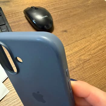 Kısa Sürede Bozulan Orijinal Telefon Kılıfı İçin Ücretsiz Değişim Talebi