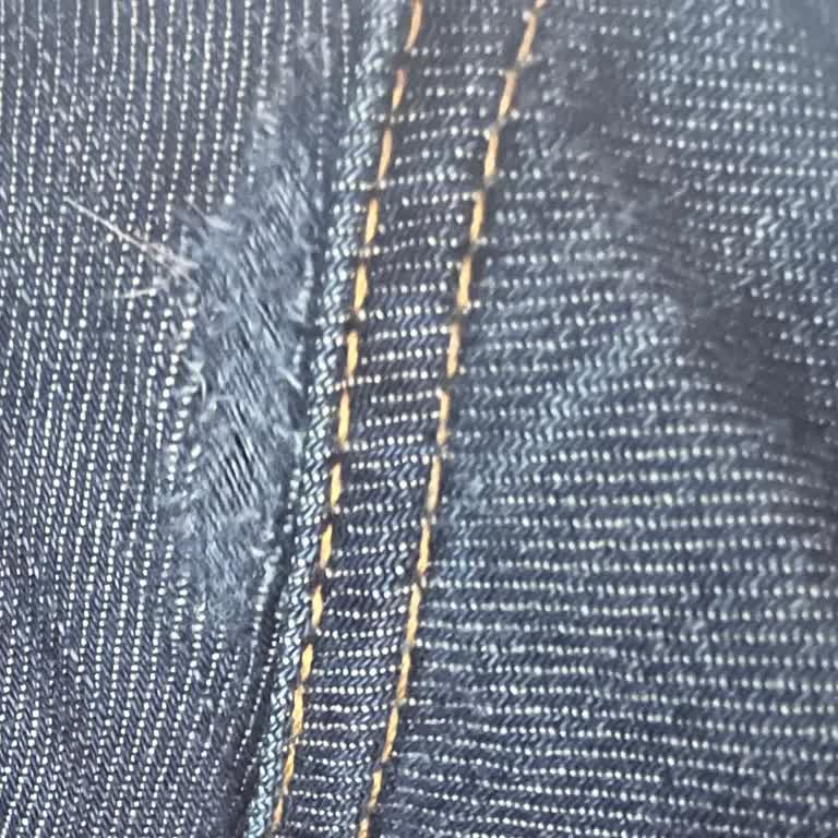 Levi’s 502 Kot Pantolon Yırtıldı, Müşteri Hizmetlerine Ulaşılamıyor