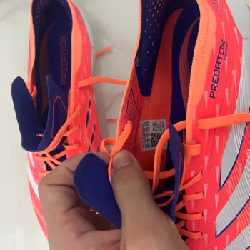 Adidas Kramponunda Numara Hatası, Sol Ayakkabı Küçük Çıktı, Değişim Reddedildi