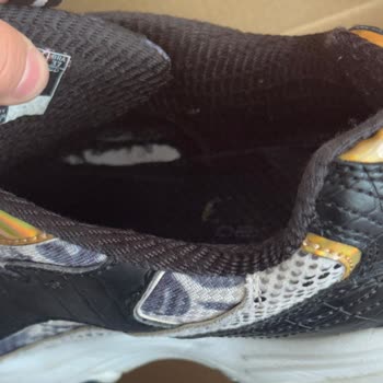 Ayıplı Skechers Ayakkabı İç Astarı Yırtıldı, Garanti Reddi