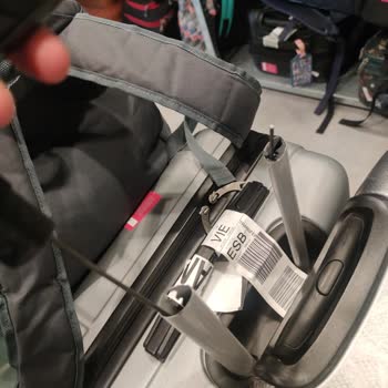 Viyana’da Çekçek Kısmı Parçalanan Valizim İçin Yeni Valiz Ve Özür Talebi