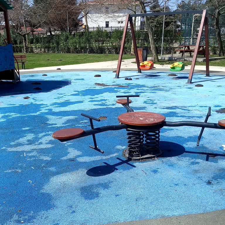 Şile Sahilköy Çocuk Parkının Kapısında Kilit Eksikliği Nedeniyle Çocuklar İçin Güvenlik Sorunu