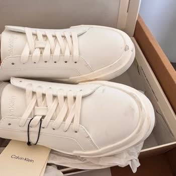 Kirli Ve Kullanılmış Calvin Klein Sneaker