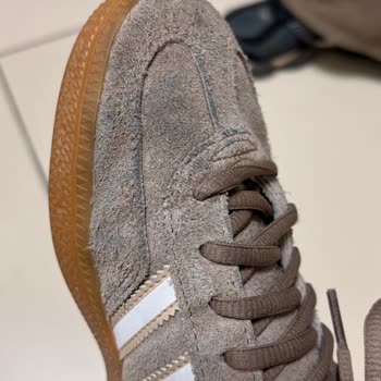 Pantolon Renk Akmış Ayakkabım Boyandı DeFacto’dan Çözüm Talebi