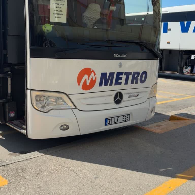 1 Saatlik Gecikme, Hizmet Eksikliği Ve Zorunlu Aktarmada Saygısız Tavır