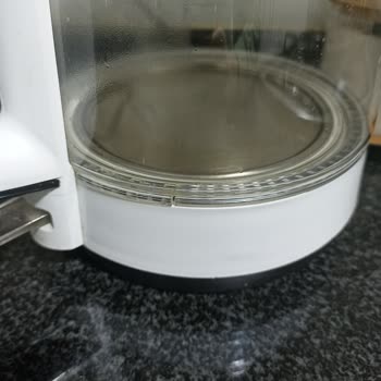 Arçelik Çam Çaydanlıkta Renk Değişimi Ve Parça Kırılması Nedeniyle Değişim Talebi