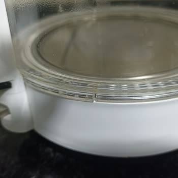 Arçelik Çam Çaydanlıkta Renk Değişimi Ve Parça Kırılması Nedeniyle Değişim Talebi