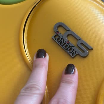 Garanti Sözü Verilen Bagaj Çantası Kısa Sürede Kırıldı, Mağaza Sorumluluk Almıyor