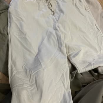 Ütüsüz Ve Kırışık Gelen Yeni Pantolon, Hijyen Ve Paketlemede Hayal Kırıklığı