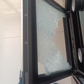 Simfer Ankastre Fırın Camı Kullanıcı Hatası Olmadan Patladı Ve Garanti Kapsamı İhlali