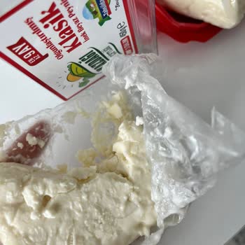 Tahsildaroğlu Peynirinde Kıl Bulunması Gıda Güvenliği Standartlarını Zorladı