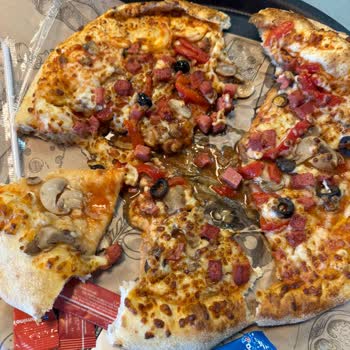 Domino’s Şubesinde Hijyen Ve Kalite Sorunu