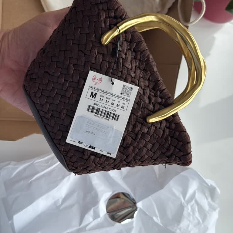 Zara'nın Yanlış Ürün Gönderip Müşteriyi Ücretsiz İade Masraflarıyla Mağdur Etmesi