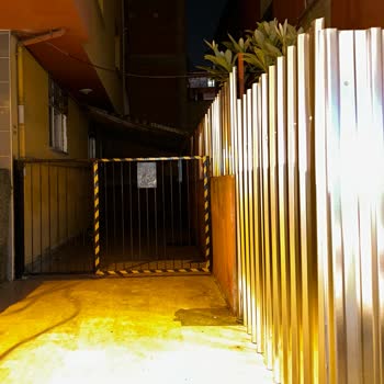 Yıkım Sonrası Kablolar Koptu, İnternet Ve Telefon Hattım Çalışmıyor, Acil Destek Bulamıyorum