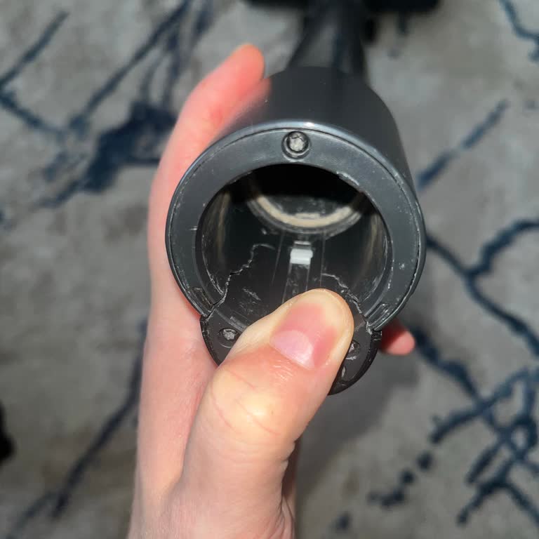 Garanti Kapsamında Philips XC7057/01 Süpürge Bağlantı Parçasının Kırılması Ve Ücretsiz Onarım İsteği