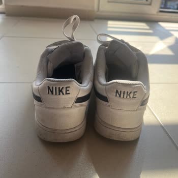 Nike Court Vision Ayakkabısında Deri Dökülmesi Ve Çatlama, Değişim Talebi Reddedildi