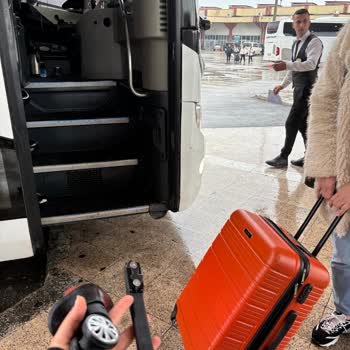 Metro Turizm’de Muavinin Hatası Valizimi Kırdı, Şikayetime 3 Ay Cevap Gelmedi
