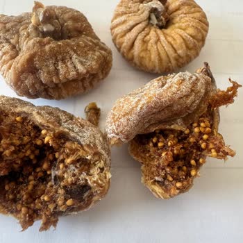 Carrefour Kendi Markalı Kuru İncirde Kurt Ve Bozulma Şikayeti