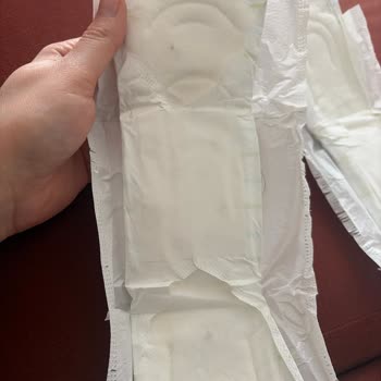 Sleepy Bio Naturel Pedlerde Siyah Parçacıklar Ve Kırıntılar: Hijyen Endişesi