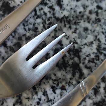 Siemens Bulaşık Makinesinde Pas Lekesi Sorunu Çözülmedi Ve Servis Sorumluluk Almıyor