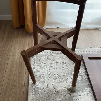 Lif Mobilya Masa Takımı Ve Sandalyeler Tarafıma İki Kez Ayıplı Olarak Gönderildi