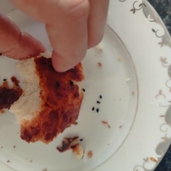 Pastek Şubesinde Bulunan Tel Gıda Güvenliğini Sarsıyor