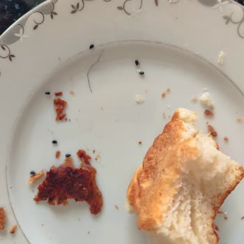 Pastek Şubesinde Bulunan Tel Gıda Güvenliğini Sarsıyor