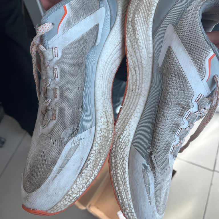 FLO Mağazasının Garanti Kapsamındaki Ayakkabısına Yırtılma Ve Red Cevabı