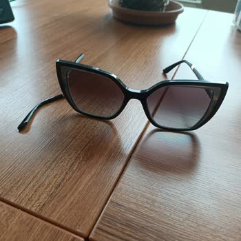 Atasun Optik Dolce & Gabbana Gözlüğünün Yan Sapı Kırıldı, Yedek Parça Fiyatı Aşırı Yüksek