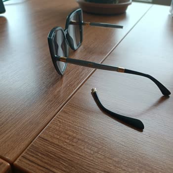 Atasun Optik Dolce & Gabbana Gözlüğünün Yan Sapı Kırıldı, Yedek Parça Fiyatı Aşırı Yüksek