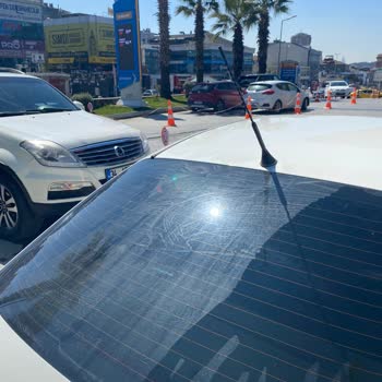 Çekmeköy Opet İstasyonunda Fırçalar Değiştirilmediği İçin Araç Kirli Çıktı