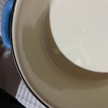 Ayıplı Emaye Tencere, Mağaza Metal Kaşık İddiası Ve Çözüm Sunmuyor