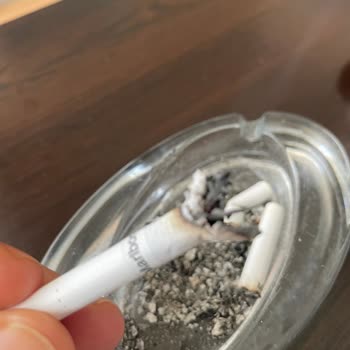 Marlboro Touch Blue’da Çıkan İri Tütün Parçaları Keyfi Bozuyor