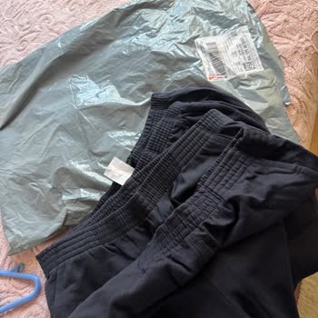 Sipariş Edilen Büyük Beden Pantolonlar Yerine Küçük Pijama Altı Gönderildi Telefon Desteği Yok