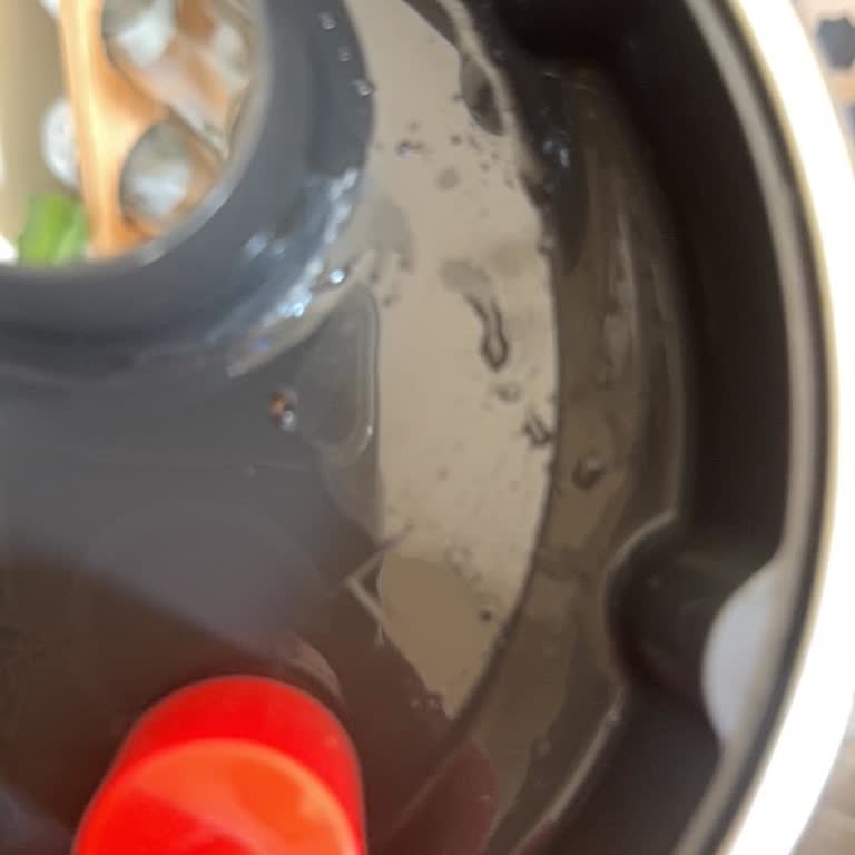 Nespresso Creatista Plus Makinesinde Böceklenme, Hijyen Sorunu Ve Çözüm Talebi