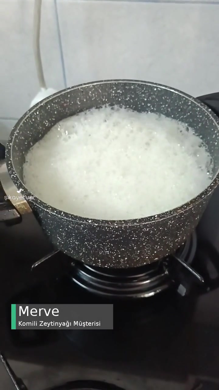 Komili Ayçiçek Yağı Köpürmesi! videonun kapak resmi