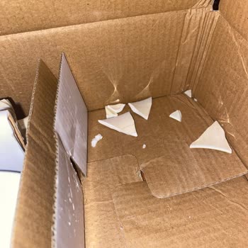 Kırık Kahve Fincanları Ve Özensiz Paketleme Şikayeti