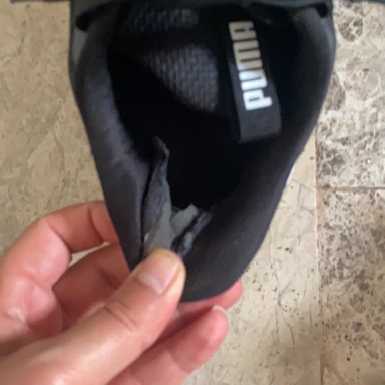 İskenderun FLO Mağazasında Yırtılan Puma Ayakkabısı İçin Değişim Talebi