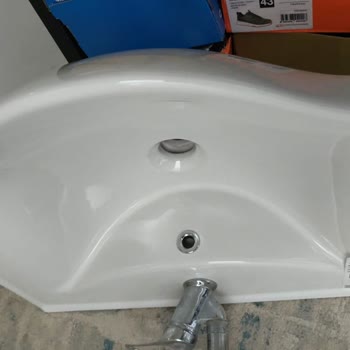 Eksik Alt Dolap Nedeniyle Banyo Kullanılamaz Ve Acil Satıcı Cevabı Bekleniyor