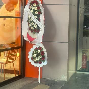 Teslimat Gecikmesi Ve Solmuş Çiçekler Nedeniyle Tam İade Talebi