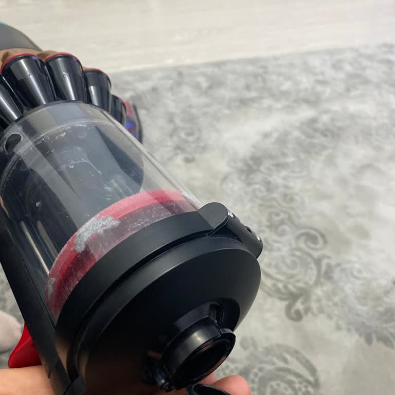 Garanti Kapsamındaki Dyson Süpürgem Ücretli Tamir İstendi, Komşum Ücretsiz Parça Aldı