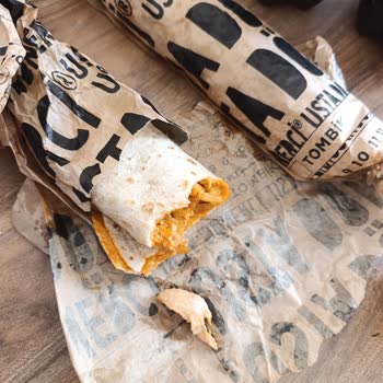 Usta Dönerci Şubesinde Çiğ Tavuk Servisi Ve Gıda Güvenliği İhlali