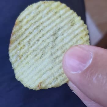 A101 Mega Ruffles Cipsinde Aşırı Yağ Ve Kırık Parçalar