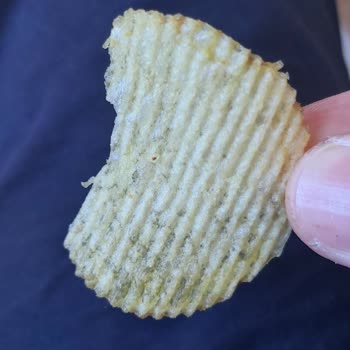 A101 Mega Ruffles Cipsinde Aşırı Yağ Ve Kırık Parçalar