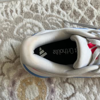 Adidas Galaxy Run Ayakkabısında Kısa Sürede Sarı Çizgiler Ve Garanti Reddi