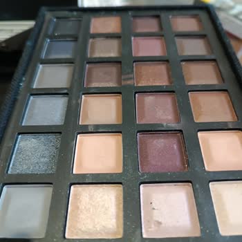 Kullanılmış Ve Kırık Göz Farı Paleti, Satıcı İftira Ve Hakaret