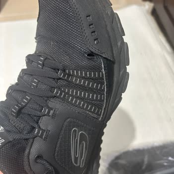 Skechers Escape Plan Ayakkabısında Garanti Süresi Dolmadan Ön Kısmında Açılma Ve Yırtılma