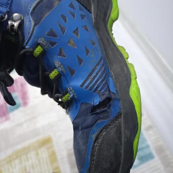 Garanti Kapsamında Ayakkabı Yırtılması Ve Değişim Talebi