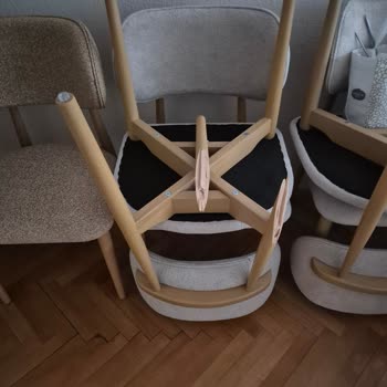 Kırık Sandalye Ve Arızalı Yemek Masası İçin Değişim Talebi Gecikti